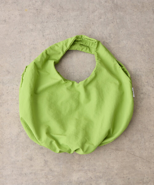 Actually（アクチュアリー）の「ナイロンギャザーマルシェバッグ（トートバッグ・レディース・アイボリー/ブラック/グリーン・0）」の12枚目の写真