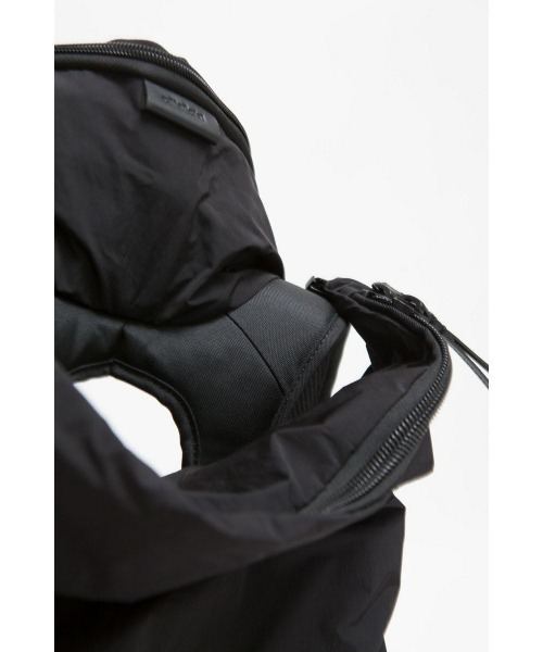 Cote&Ciel（コートエシエル）の「cote&ciel / TIMSAH Memory Tech Black バックパック / CC-28673（バックパック/リュック・メンズ・ブラック・FREE）」の5枚目の写真