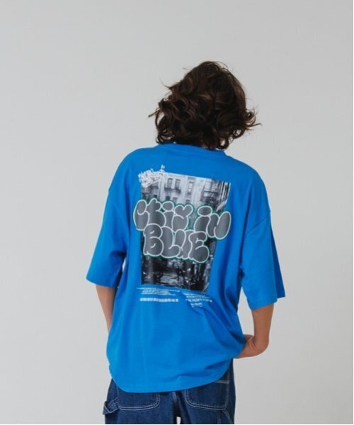 GLAZOS(グラソス)の「フォトグラフィティロゴ発泡プリントビッグ半袖Tシャツ(Tシャツ/カットソー・メンズ・ブルー/イエロー/ブラック/ホワイト・L/M/S/LL)」の4枚目の写真
