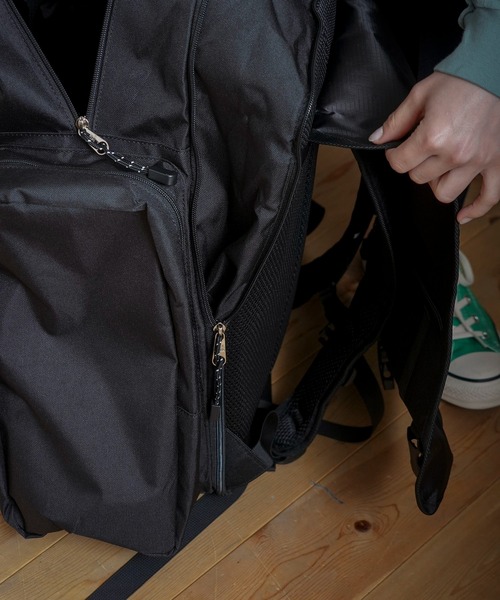 BEN DAVIS（ベンデイビス）の「【BEN DAVIS/ベンデイビス】EXPANSION CAMP DAYPACK 林間学校バッグ（バックパック/リュック・メンズ・ブラック・FREE）」の2枚目の写真
