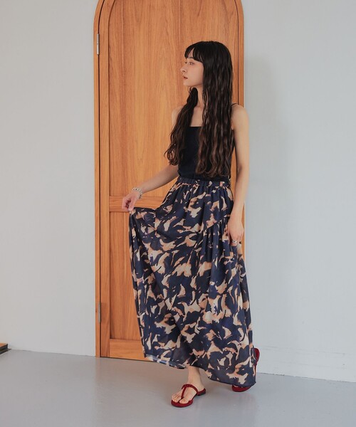 EMMEL REFINES（エメルリファインズ）の「＜EMMEL REFINES＞EM ボカシプリント サイドギャザー スカート（スカート・レディース・ベージュ/ロイヤルブルー・S/M）」の7枚目の写真