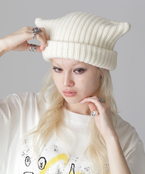 Chica(チカ)の「Chica/チカ/DEVIL Knit Cap(ニットキャップ/ビーニー・レディース・ホワイト/ブラック・F)」の1枚目の写真