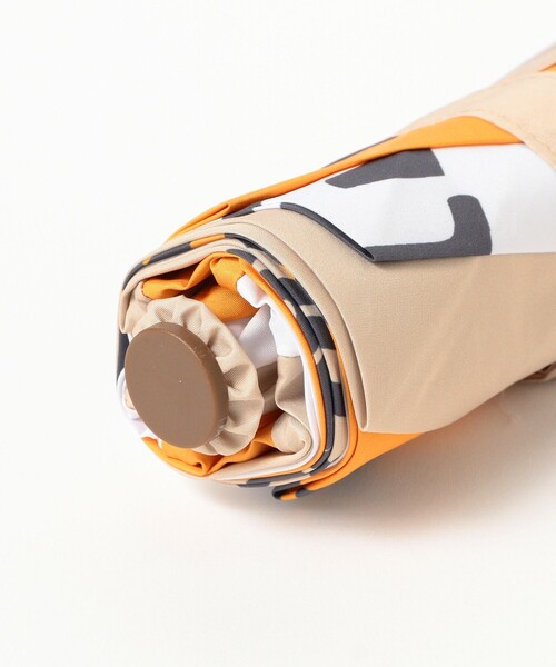 BEAMS BOY(ビームスボーイ)の「晴雨兼用 プリント 折り畳み傘(折りたたみ傘・レディース・オリーブ/オレンジ・ONE SIZE)」の5枚目の写真