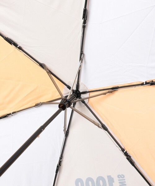 BEAMS BOY(ビームスボーイ)の「晴雨兼用 プリント 折り畳み傘(折りたたみ傘・レディース・オリーブ/オレンジ・ONE SIZE)」の7枚目の写真