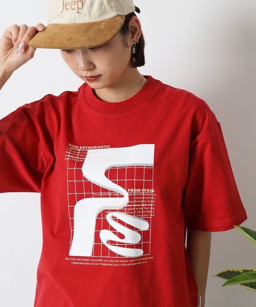 FFEIN（フェイン）の「【FFEIN（フェイン）】アートデザインショート丈Tシャツ / Tシャツ 短丈 クルーネック 半袖（Tシャツ/カットソー・メンズ・ブラック/ホワイト/アッシュグレー/レッド・SMALL/MEDIUM/LARGE）」の4枚目の写真