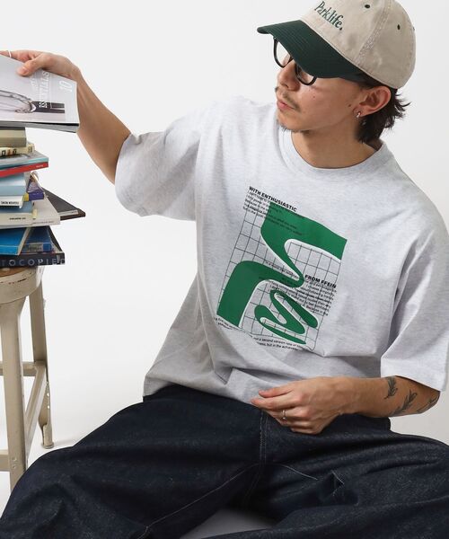 FFEIN（フェイン）の「【FFEIN（フェイン）】アートデザインショート丈Tシャツ / Tシャツ 短丈 クルーネック 半袖（Tシャツ/カットソー・メンズ・ブラック/ホワイト/アッシュグレー/レッド・SMALL/MEDIUM/LARGE）」の20枚目の写真