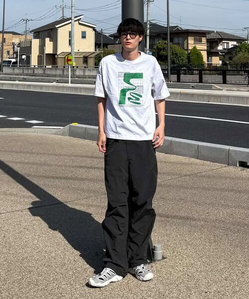 FFEIN（フェイン）の「【FFEIN（フェイン）】アートデザインショート丈Tシャツ / Tシャツ 短丈 クルーネック 半袖（Tシャツ/カットソー・メンズ・ブラック/ホワイト/アッシュグレー/レッド/モカ/ライトブルー・SMALL/MEDIUM/LARGE）」の8枚目の写真