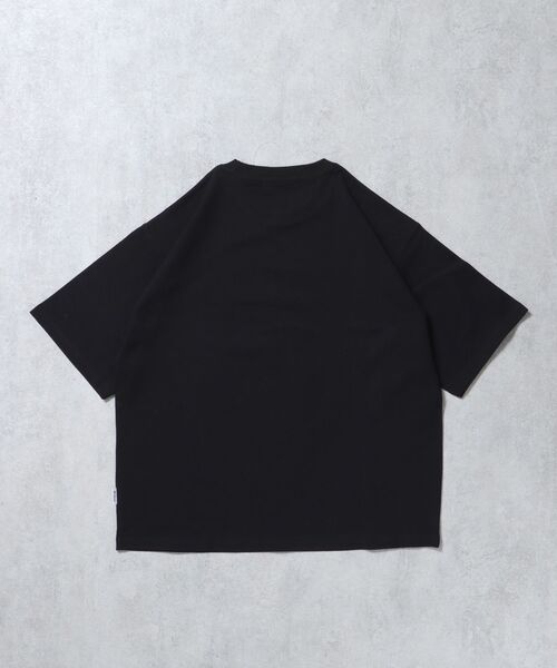 FFEIN(フェイン)の「【FFEIN(フェイン)】アートデザインショート丈Tシャツ / Tシャツ 短丈 クルーネック 半袖(Tシャツ/カットソー・メンズ・ブラック/ホワイト/アッシュグレー/レッド/モカ/ライトブルー・SMALL/MEDIUM/LARGE)」の10枚目の写真