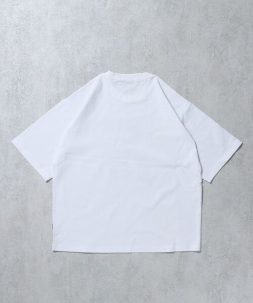 FFEIN(フェイン)の「【FFEIN(フェイン)】アートデザインショート丈Tシャツ / Tシャツ 短丈 クルーネック 半袖(Tシャツ/カットソー・メンズ・ブラック/ホワイト/アッシュグレー/レッド/モカ/ライトブルー・SMALL/MEDIUM/LARGE)」の13枚目の写真