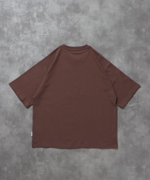 FFEIN(フェイン)の「【FFEIN(フェイン)】アートデザインショート丈Tシャツ / Tシャツ 短丈 クルーネック 半袖(Tシャツ/カットソー・メンズ・ブラック/ホワイト/アッシュグレー/レッド/モカ/ライトブルー・SMALL/MEDIUM/LARGE)」の22枚目の写真