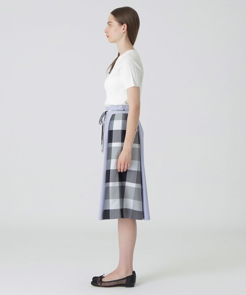 BLUE LABEL CRESTBRIDGE(ブルーレーベルクレストブリッジ)の「パーシャルチェックスカート(スカート・レディース・ブラック/ブルー/ベージュ系その他・38/36)」の13枚目の写真