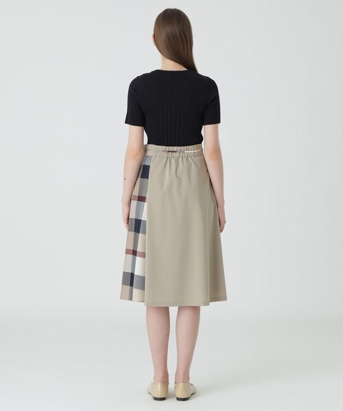 BLUE LABEL CRESTBRIDGE(ブルーレーベルクレストブリッジ)の「パーシャルチェックスカート(スカート・レディース・ブラック/ブルー/ベージュ系その他・38/36)」の21枚目の写真