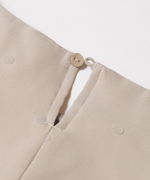 coca(coca)(コカ)の「【WEB限定セール】フロッキードットブラウス(シャツ/ブラウス・レディース・ベージュ/ブラック・M/L)」の14枚目の写真