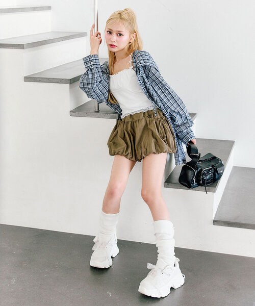 OLIVE des OLIVE（オリーブデオリーブ）の「リボンポケットバルーンスカート（スカート・レディース・ネイビー/キャメル/カーキ/オフホワイト・FREE）」の16枚目の写真