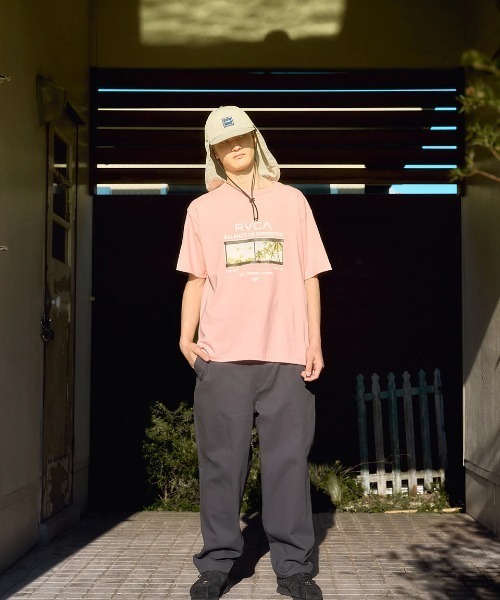 RVCA(ルーカ)の「RVCA メンズ CONACT SS Tシャツ 【2025年夏モデル】/ルーカフロントプリント半袖Tシャツ(Tシャツ/カットソー・メンズ・ブラック/ピンク系その他/ホワイト・SMALL/LARGE/X-LARGE/MEDIUM)」の7枚目の写真