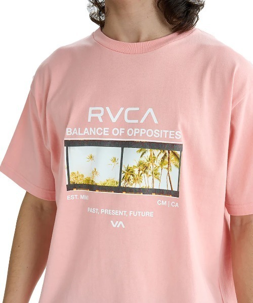 RVCA(ルーカ)の「RVCA メンズ CONACT SS Tシャツ 【2025年夏モデル】/ルーカフロントプリント半袖Tシャツ(Tシャツ/カットソー・メンズ・ブラック/ピンク系その他/ホワイト・SMALL/LARGE/X-LARGE/MEDIUM)」の9枚目の写真