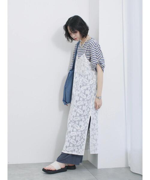 Samansa Mos2 blue(サマンサモスモスブルー)の「メッシュレースキャミワンピース(ワンピース・レディース・オフホワイト/ブラック/サックスブルー・F)」の2枚目の写真