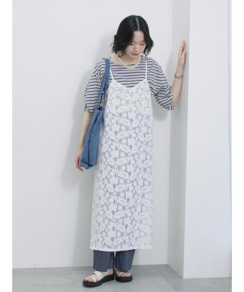 Samansa Mos2 blue(サマンサモスモスブルー)の「メッシュレースキャミワンピース(ワンピース・レディース・オフホワイト/ブラック/サックスブルー・F)」の6枚目の写真