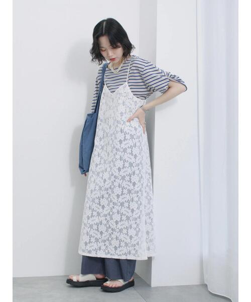 Samansa Mos2 blue(サマンサモスモスブルー)の「メッシュレースキャミワンピース(ワンピース・レディース・オフホワイト/ブラック/サックスブルー・F)」の11枚目の写真