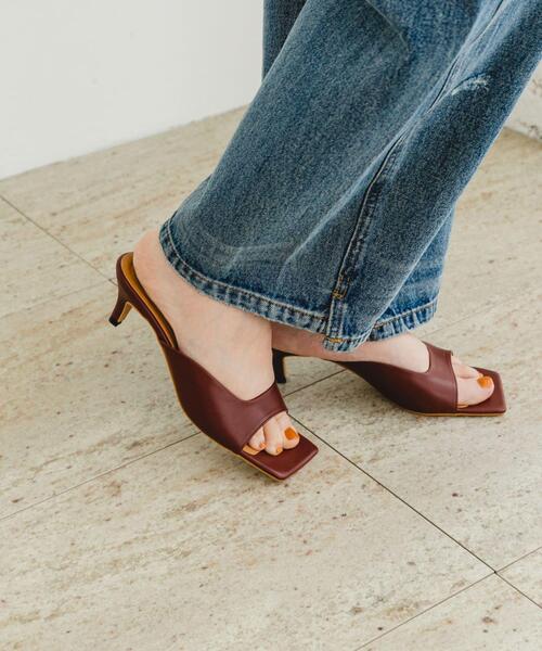 F by ROSSO(エフバイロッソ)の「F by ROSSO スクエアカットサンダル(サンダル・レディース・ベージュ/ボルドー・37/38)」の1枚目の写真