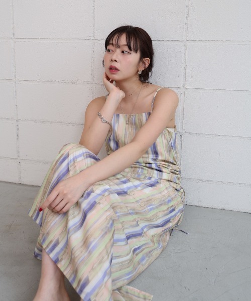 Bab(バブ)の「【S・Mサイズ展開】ウエストホールプリントワンピース(ワンピース・レディース・パープル/ブラック・S/M)」の2枚目の写真