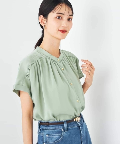 a.v.v（アーヴェヴェ）の「【接触冷感/UVカット/吸水速乾/イージーケア/洗える】サテンギャザーブラウス（シャツ/ブラウス・レディース・チャコールグレー/ミント/ネイビー/アイボリー/ダークインディゴブルー・36/34/38/40/42）」の10枚目の写真