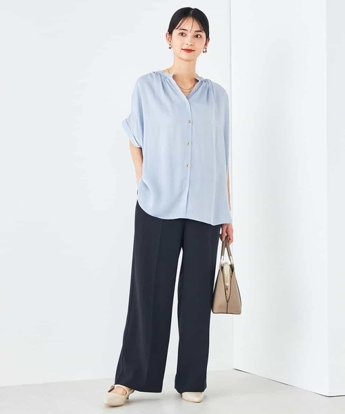 a.v.v（アーヴェヴェ）の「【接触冷感/UVカット/吸水速乾/イージーケア/洗える】サテンギャザーブラウス（シャツ/ブラウス・レディース・チャコールグレー/ミント/ネイビー/アイボリー/ダークインディゴブルー・36/34/38/40/42）」の21枚目の写真