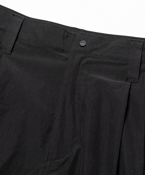 meanswhile(ミーンズワイル)の「Luggage Cargo Shorts(カーゴパンツ・メンズ・ブラック・2(M)/3(L)/4(XL))」の3枚目の写真