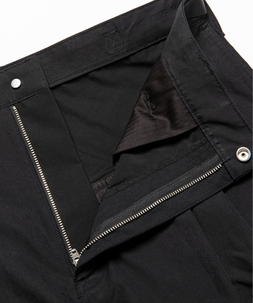 meanswhile(ミーンズワイル)の「Luggage Cargo Shorts(カーゴパンツ・メンズ・ブラック・2(M)/3(L)/4(XL))」の5枚目の写真