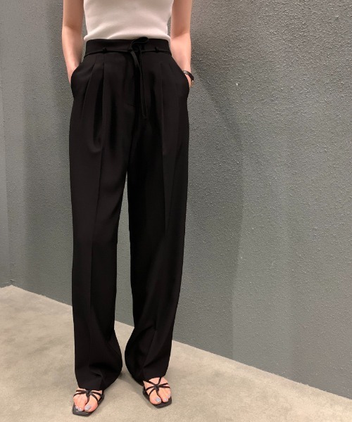 on:nue（オンニュ）の「【on:nue】ウエストループダブルタックスラックスパンツ（スラックス・レディース・ブラック/グレー/ベージュ・FREE）」の2枚目の写真