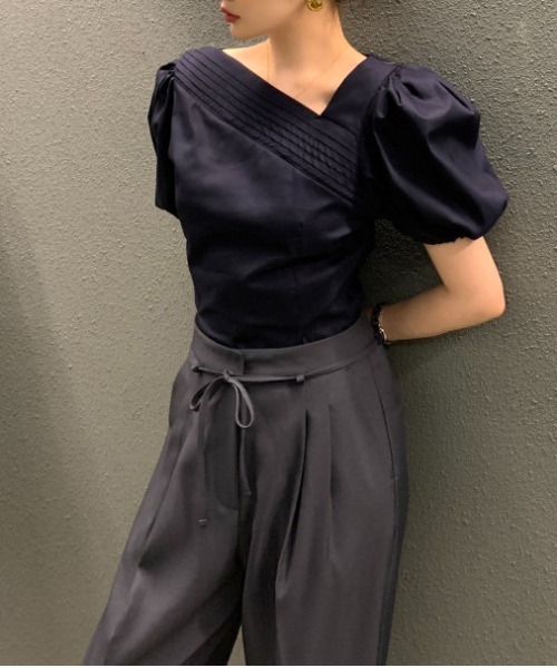 on:nue（オンニュ）の「【on:nue】ウエストループダブルタックスラックスパンツ（スラックス・レディース・ブラック/グレー/ベージュ・FREE）」の11枚目の写真