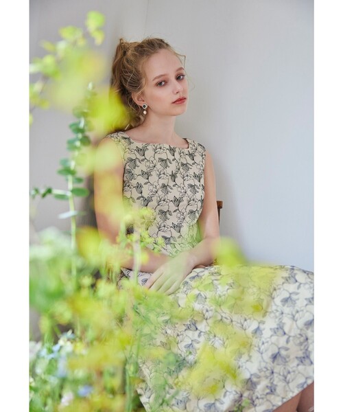 TOCCA（トッカ）の「CHAMBRAY GARDEN ドレス（ワンピース・レディース・ブラック系7/ブルー系7・0/2/4/6）」の3枚目の写真
