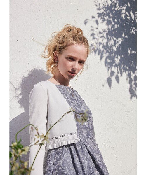 TOCCA（トッカ）の「CHAMBRAY GARDEN ドレス（ワンピース・レディース・ブラック系7/ブルー系7・0/2/4/6）」の6枚目の写真