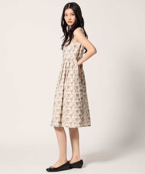 TOCCA（トッカ）の「CHAMBRAY GARDEN ドレス（ワンピース・レディース・ブラック系7/ブルー系7・0/2/4/6）」の11枚目の写真