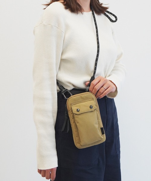 UNTRACK(アントラック)の「UNTRACK CITY/3LS ショルダーバッグ スマホケース 60371(ショルダーバッグ・メンズ・ブラック/カーキ/ベージュ・FREE)」の10枚目の写真