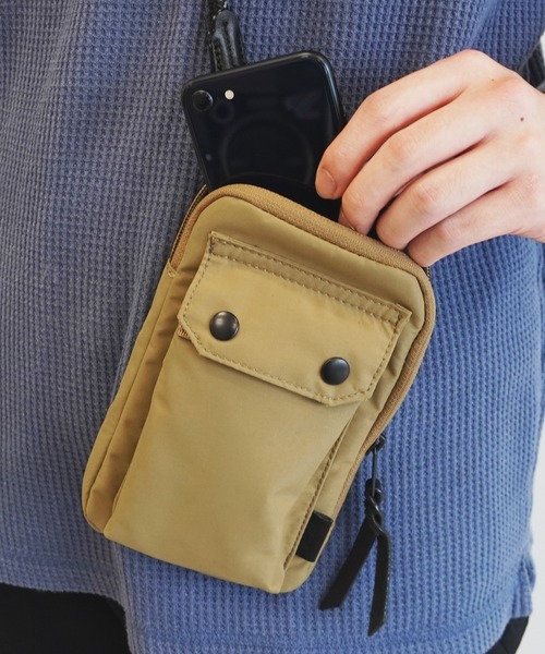 UNTRACK(アントラック)の「UNTRACK CITY/3LS ショルダーバッグ スマホケース 60371(ショルダーバッグ・メンズ・ブラック/カーキ/ベージュ・FREE)」の15枚目の写真