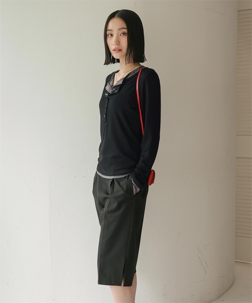 miette（ミエット）の「レイヤード風ヘンリーネックトップス（Tシャツ/カットソー・レディース・ネイビー/レッド/アイボリー/ブラック/チャコール/ライトグレー/ブラウン・L/M）」の15枚目の写真