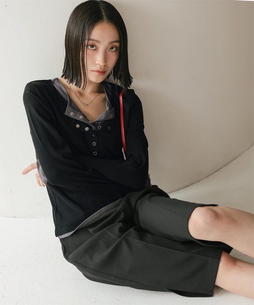 miette（ミエット）の「レイヤード風ヘンリーネックトップス（Tシャツ/カットソー・レディース・ネイビー/レッド/アイボリー/ブラック/チャコール/ライトグレー/ブラウン・L/M）」の17枚目の写真