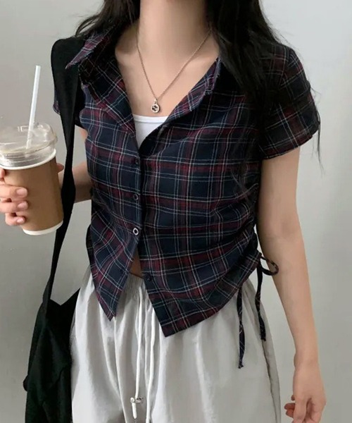 VIBGYOR(ヴィブジョー)の「サイドドロストシャーリングチェックシャツ 半袖(CZ)(Tシャツ/カットソー・レディース・ネイビー/ホワイト・FREE)」の2枚目の写真