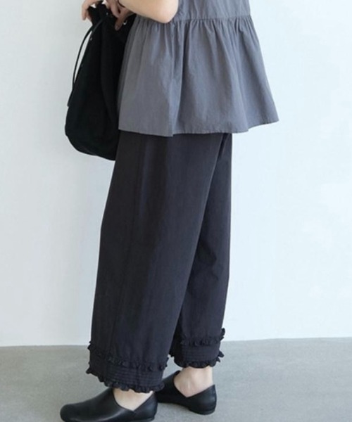 SHOUYO（ショウヨウ）の「裾フリル三重デザインのコットンワイドパンツ（その他パンツ・レディース・ホワイト/ブラック・M）」の19枚目の写真