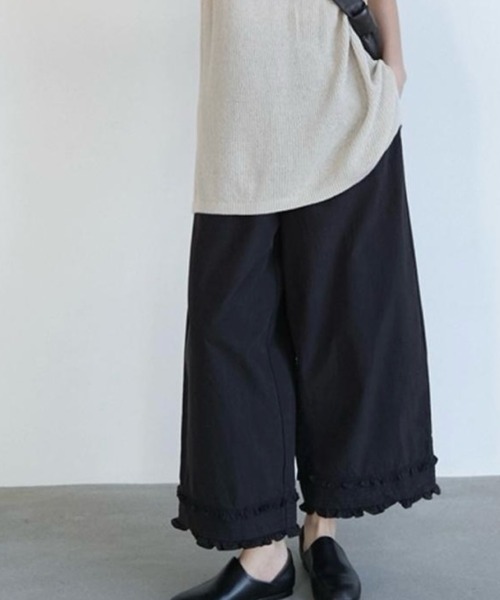 SHOUYO（ショウヨウ）の「裾フリル三重デザインのコットンワイドパンツ（その他パンツ・レディース・ホワイト/ブラック・M）」の20枚目の写真