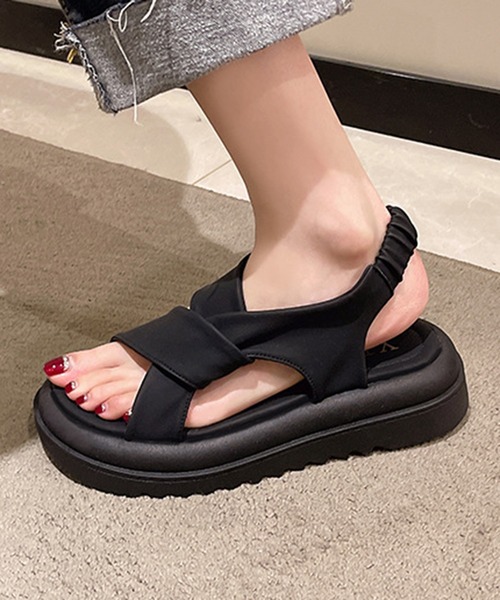 MAISON SELECT(メゾンセレクト)の「6C40 クロスベルト 厚底 サンダル クッション(サンダル・レディース・ブラック/カーキ・38/40/36)」の3枚目の写真