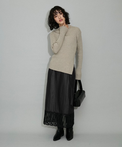 ADAM ET ROPE'（アダムエロペ）の「【WEB限定】・【定番人気】ハイネックラメニットプルオーバー（ニット/セーター・レディース・ブラック/ベージュ/サックスブルー/ホワイト系その他/グレー系その他・FREE）」の10枚目の写真