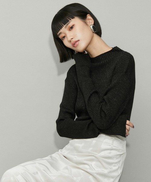 ADAM ET ROPE'（アダムエロペ）の「【WEB限定】・【定番人気】ハイネックラメニットプルオーバー（ニット/セーター・レディース・ブラック/ベージュ/サックスブルー/ホワイト系その他/グレー系その他・FREE）」の8枚目の写真