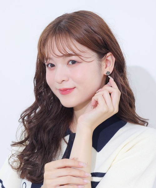 MARY QUANT（マリークワント）の「スパークリングデイジー ピアス（ピアス（両耳用）・レディース・ライトグリーン/ピンク/ブラック・FREE）」の5枚目の写真