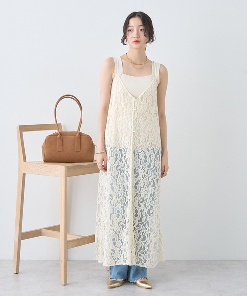 earth music&ecology（アースミュージックアンドエコロジー）の「起毛レースレイヤードキャミワンピース（ワンピース・レディース・ブラック/アイボリー・FREE）」の2枚目の写真