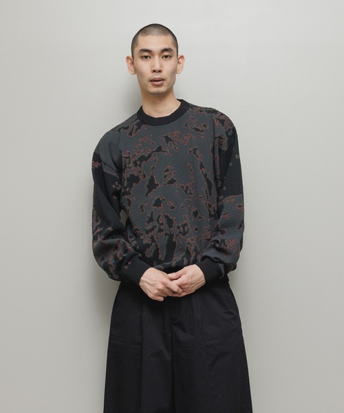 BAL（バル）の「JACQUARD PATTERN CREWNECK SWEATER（ニット/セーター・メンズ・セージグリーン/ブラウン/ブラック・3/2/1）」の2枚目の写真