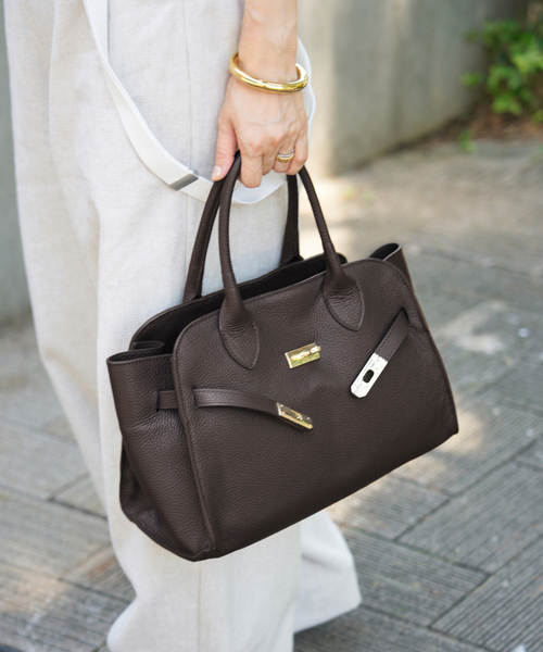 IENA（イエナ）の「AULENTTI/オウレンティ 別注 BELT BAG トートバッグ（トートバッグ・レディース・ベージュ/ブラック/ブラウン・FREE）」の11枚目の写真