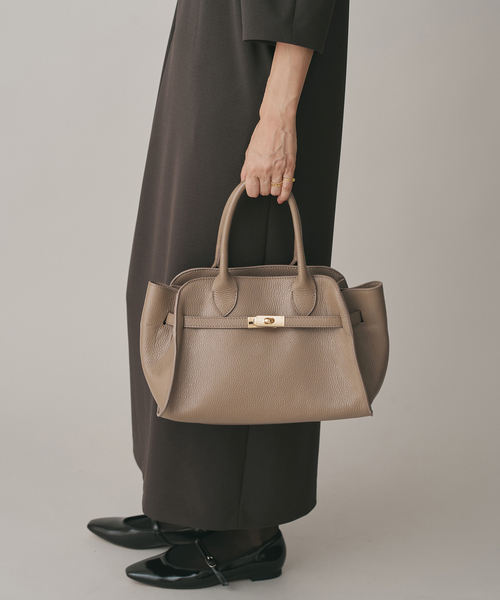 IENA（イエナ）の「AULENTTI/オウレンティ 別注 BELT BAG トートバッグ（トートバッグ・レディース・ベージュ/ブラック/ブラウン・FREE）」の18枚目の写真