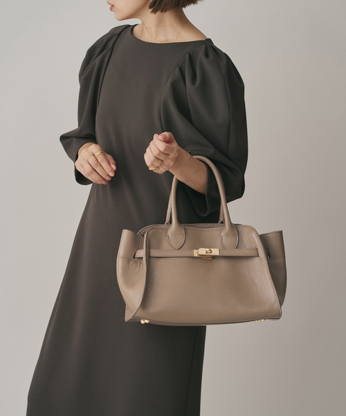 IENA（イエナ）の「AULENTTI/オウレンティ 別注 BELT BAG トートバッグ（トートバッグ・レディース・ベージュ/ブラック/ブラウン・FREE）」の17枚目の写真